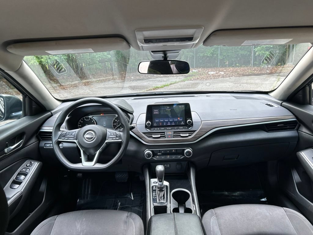 Used 2024 Nissan Altima 2.5 SV FWD image 28
