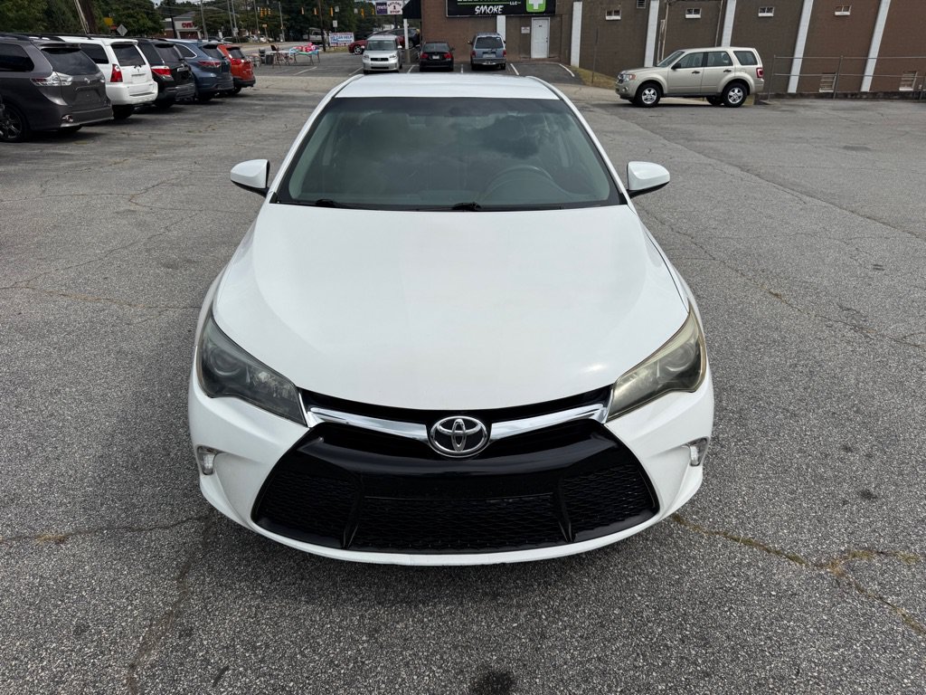 Used 2017 Toyota Camry SE FWD image 2
