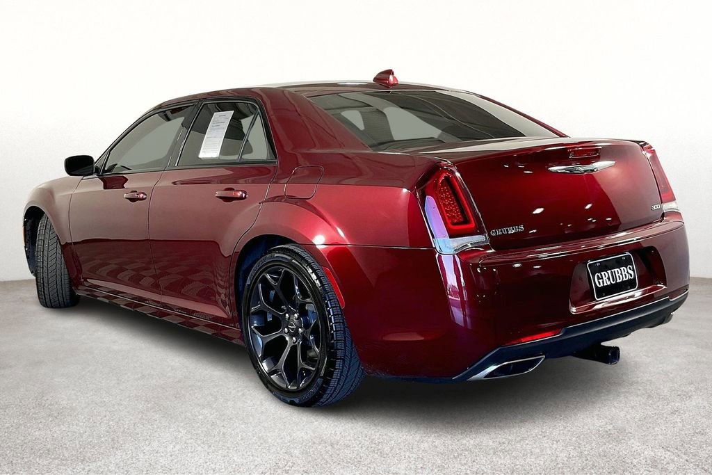 Used 2019 Chrysler 300 Touring w/ Sport Appearance Package image 16