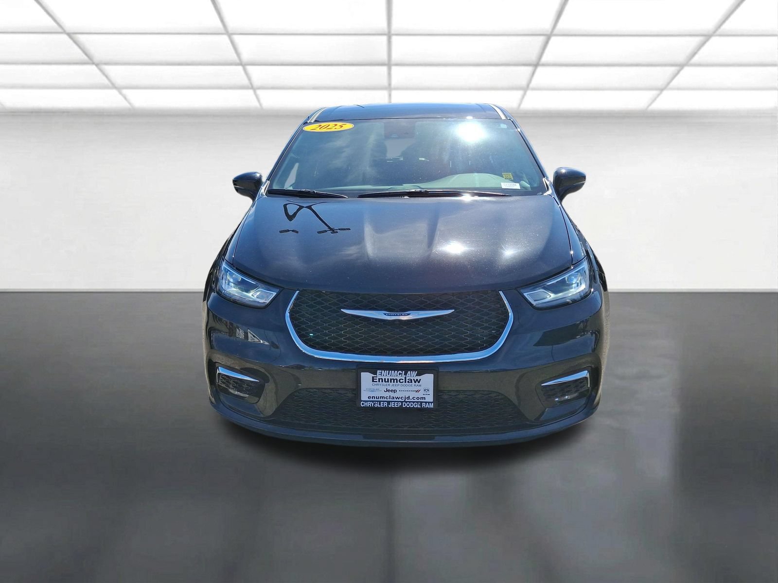 Certified 2025 Chrysler Pacifica Select FWD image 10