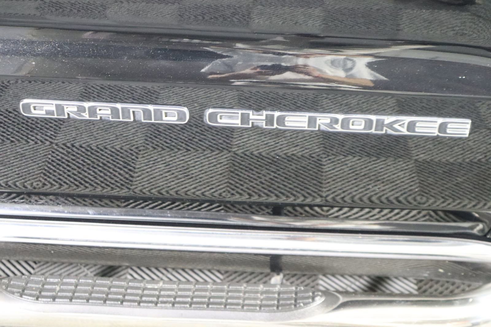 Used 2017 Jeep Grand Cherokee Summit AWD/4WD image 7