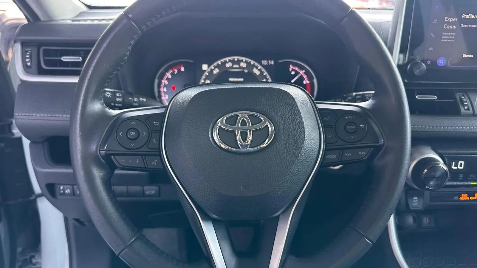 Used 2023 Toyota RAV4 XLE Premium image 11