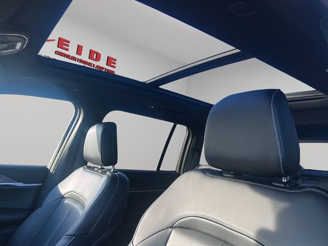 New 2025 Jeep Grand Cherokee Limited image 23