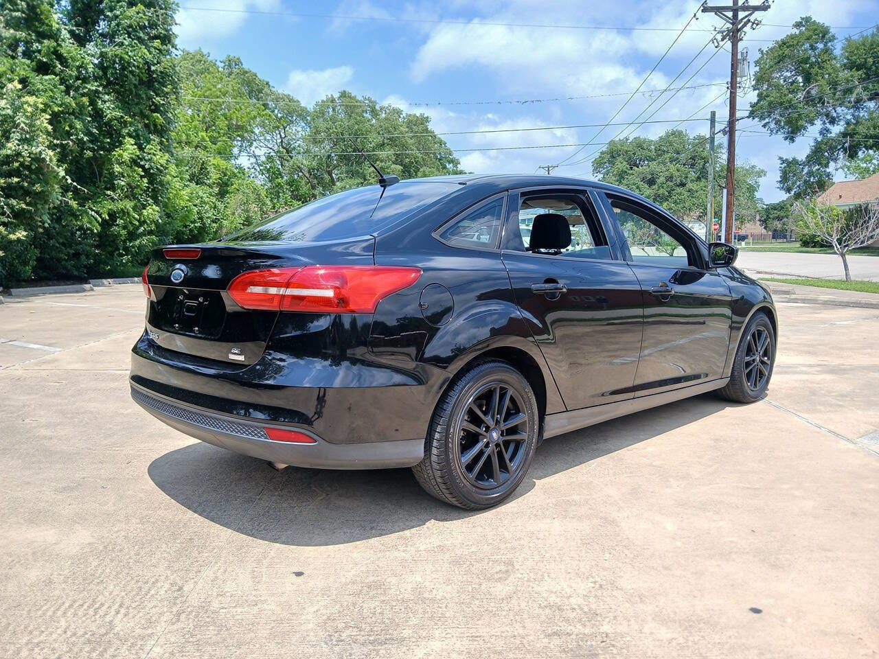 Used 2018 Ford Focus SE FWD image 8