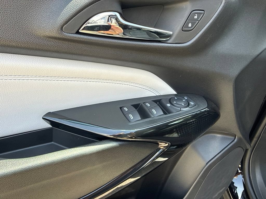 New 2026 Chevrolet Trax LT w/ LT Convenience Package FWD image 15