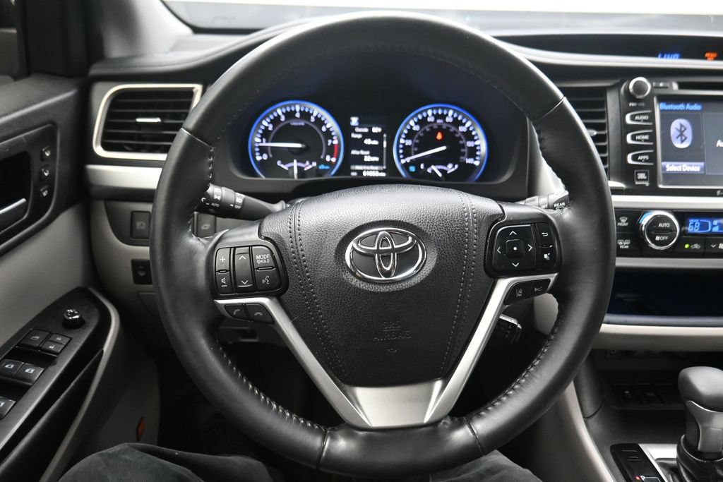 Used 2019 Toyota Highlander Limited FWD image 7