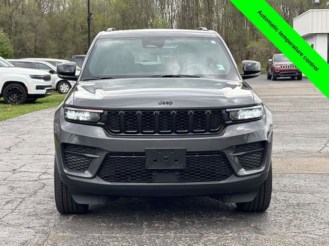 Used 2023 Jeep Grand Cherokee Altitude AWD/4WD image 32
