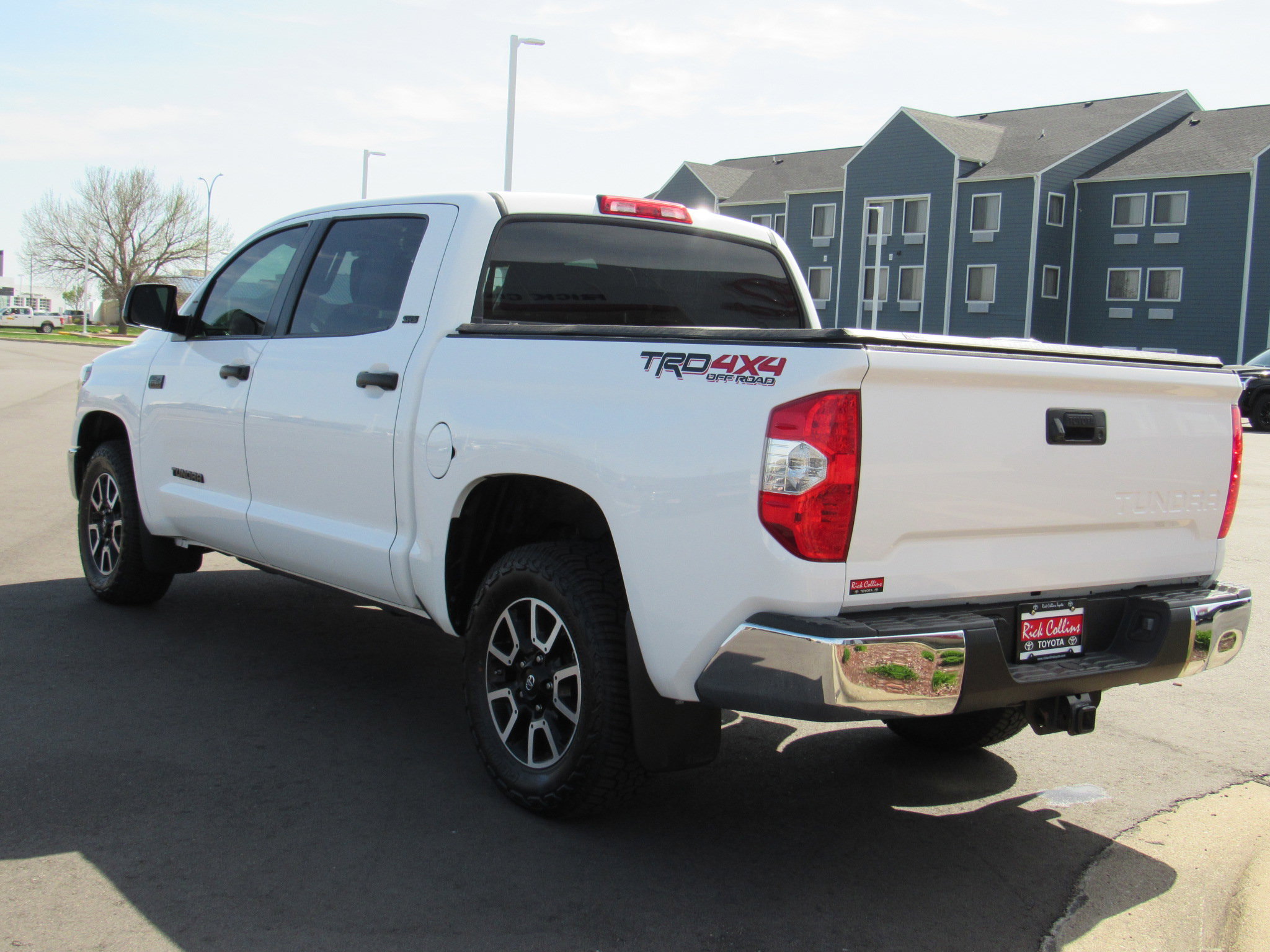 Used 2019 Toyota Tundra SR5 w/ TRD Off Road Package image 8