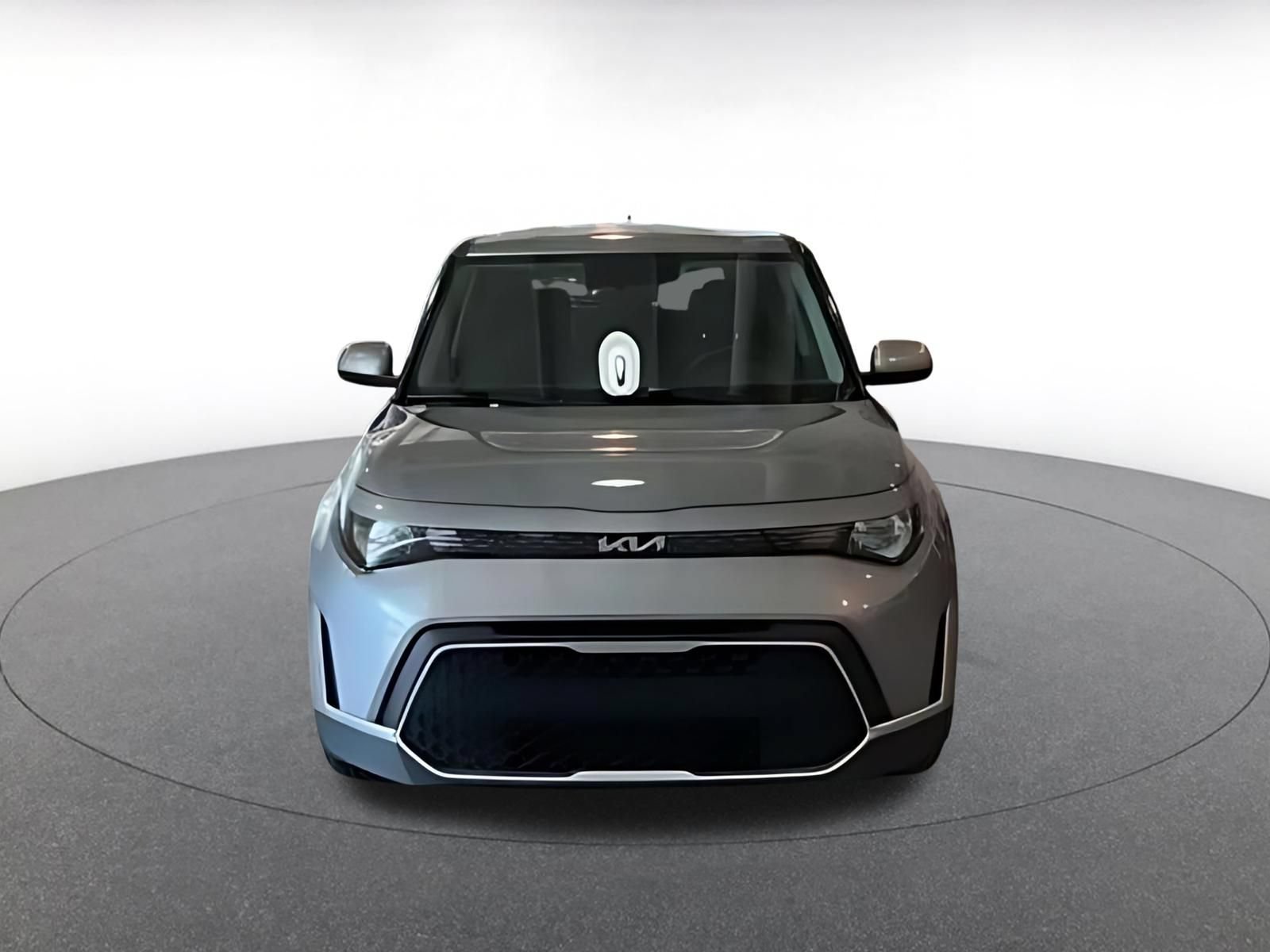 Used 2025 Kia Soul LX w/ LX Technology Package FWD image 16