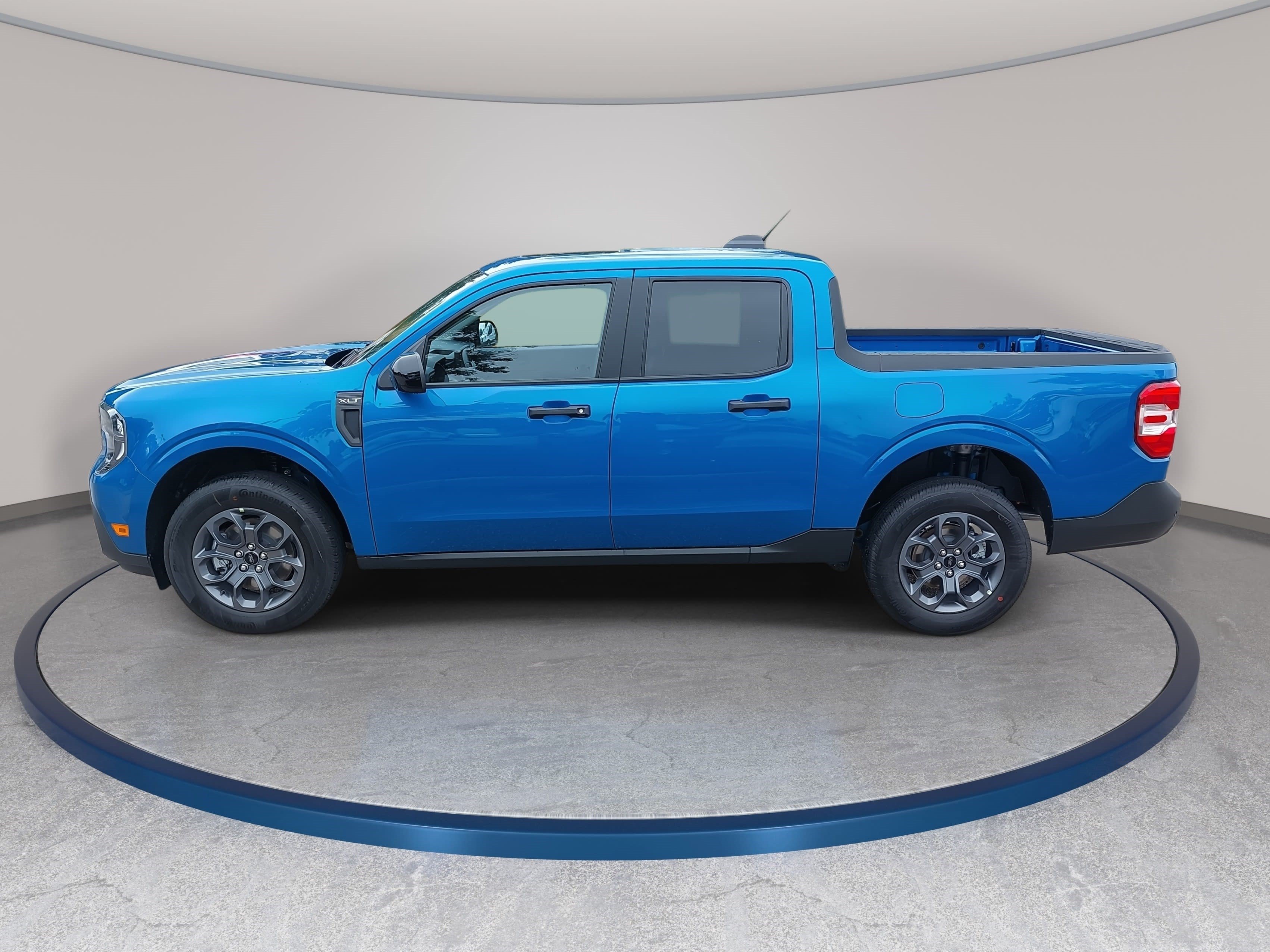 New 2026 Ford Maverick XLT w/ XLT Luxury Package FWD image 8
