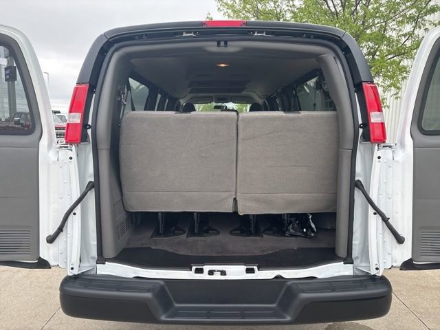 Certified 2025 Chevrolet Express 3500 LS RWD image 20
