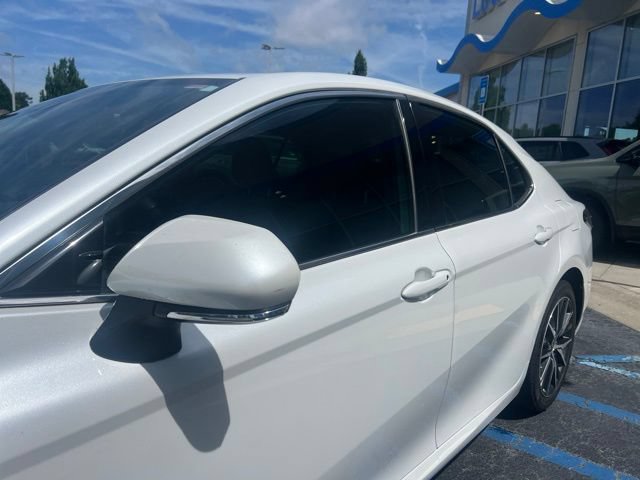 Used 2022 Toyota Camry XLE FWD image 12