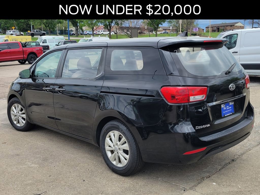 Used 2018 Kia Sedona L image 3