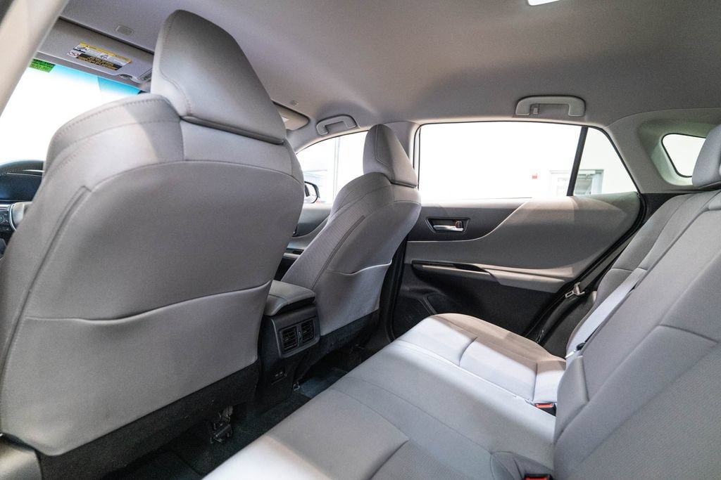 Used 2024 Toyota Venza LE AWD/4WD image 14