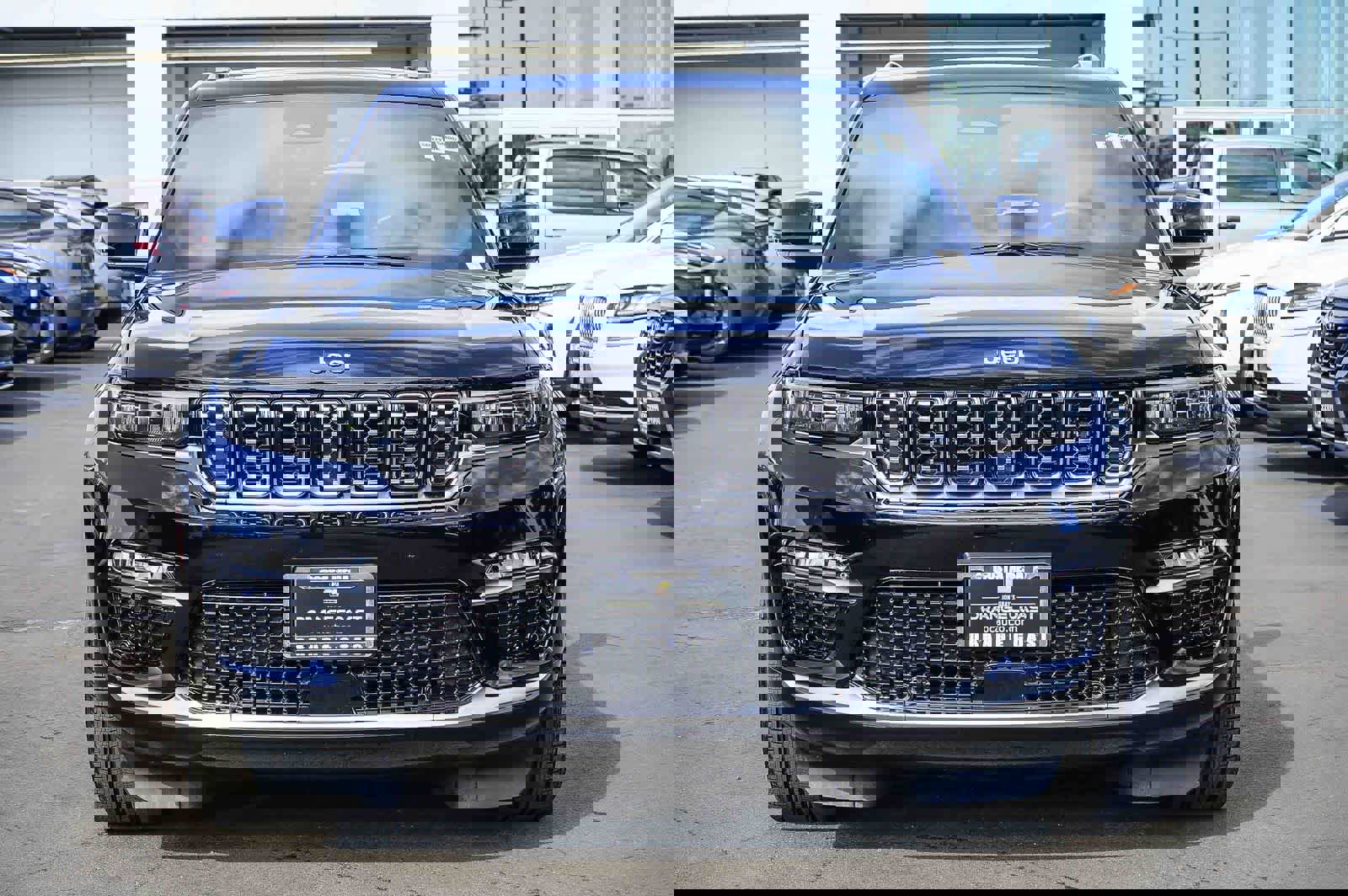 Used 2022 Jeep Grand Cherokee Summit w/ Advanced Protech Group IV image 2