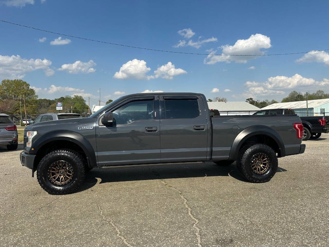 Used 2017 Ford F150 Lariat w/ Equipment Group 502A Luxury AWD/4WD image 21
