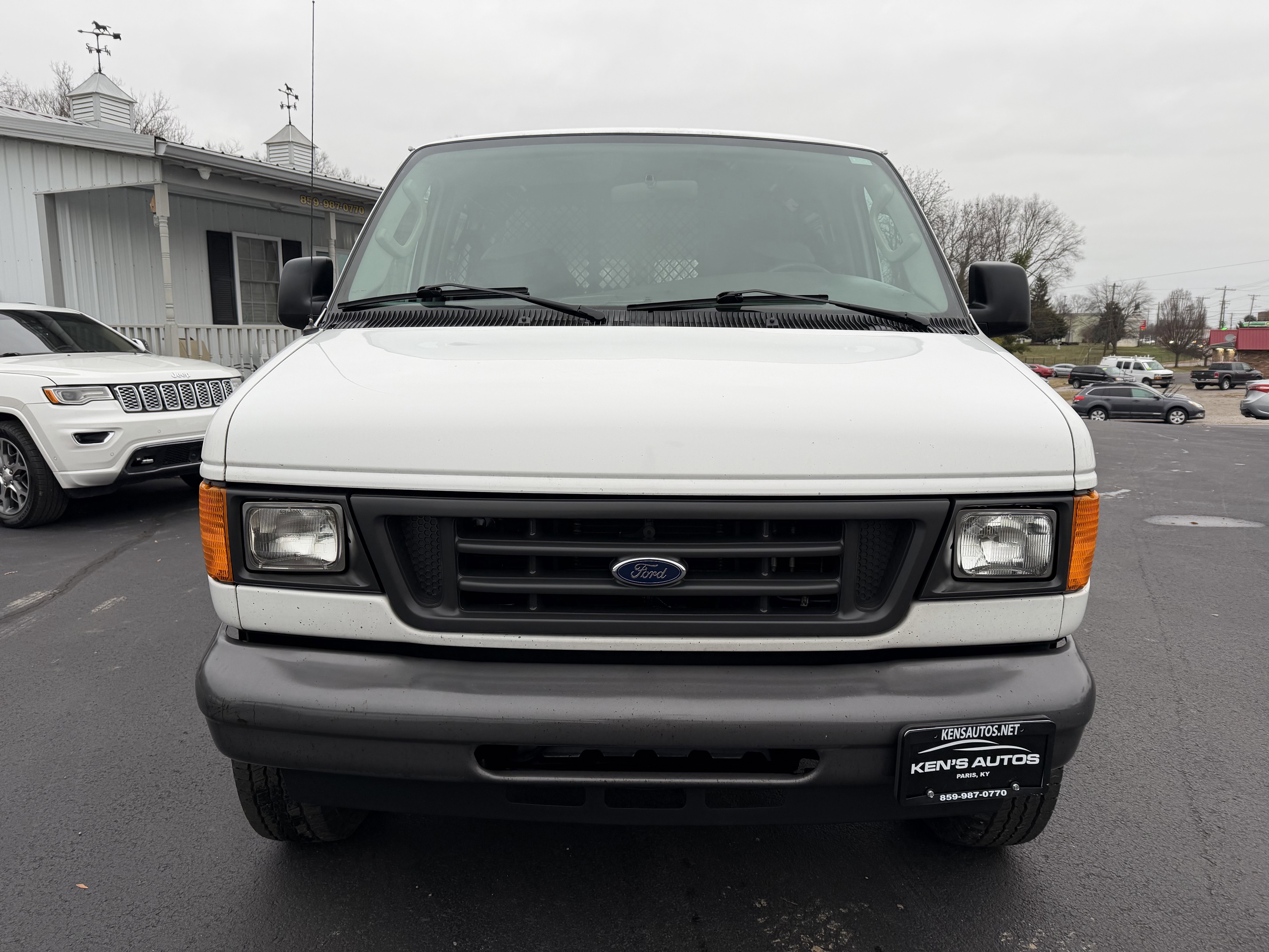 Used 2006 Ford E-250 and Econoline 250 image 2