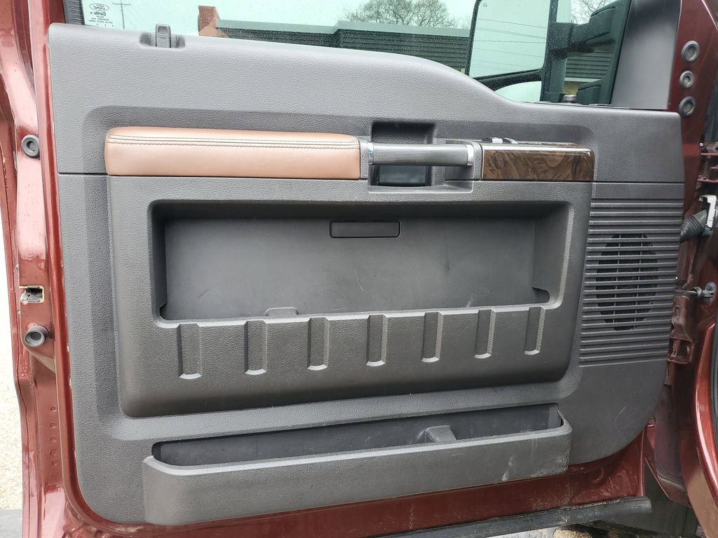 Used 2015 Ford F350 Platinum w/ FX4 Off-Road Package image 10