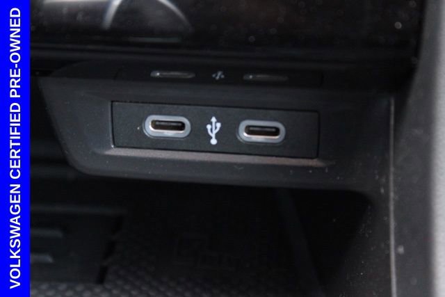 Used 2025 Volkswagen Jetta SE w/ Sunroof Package image 38