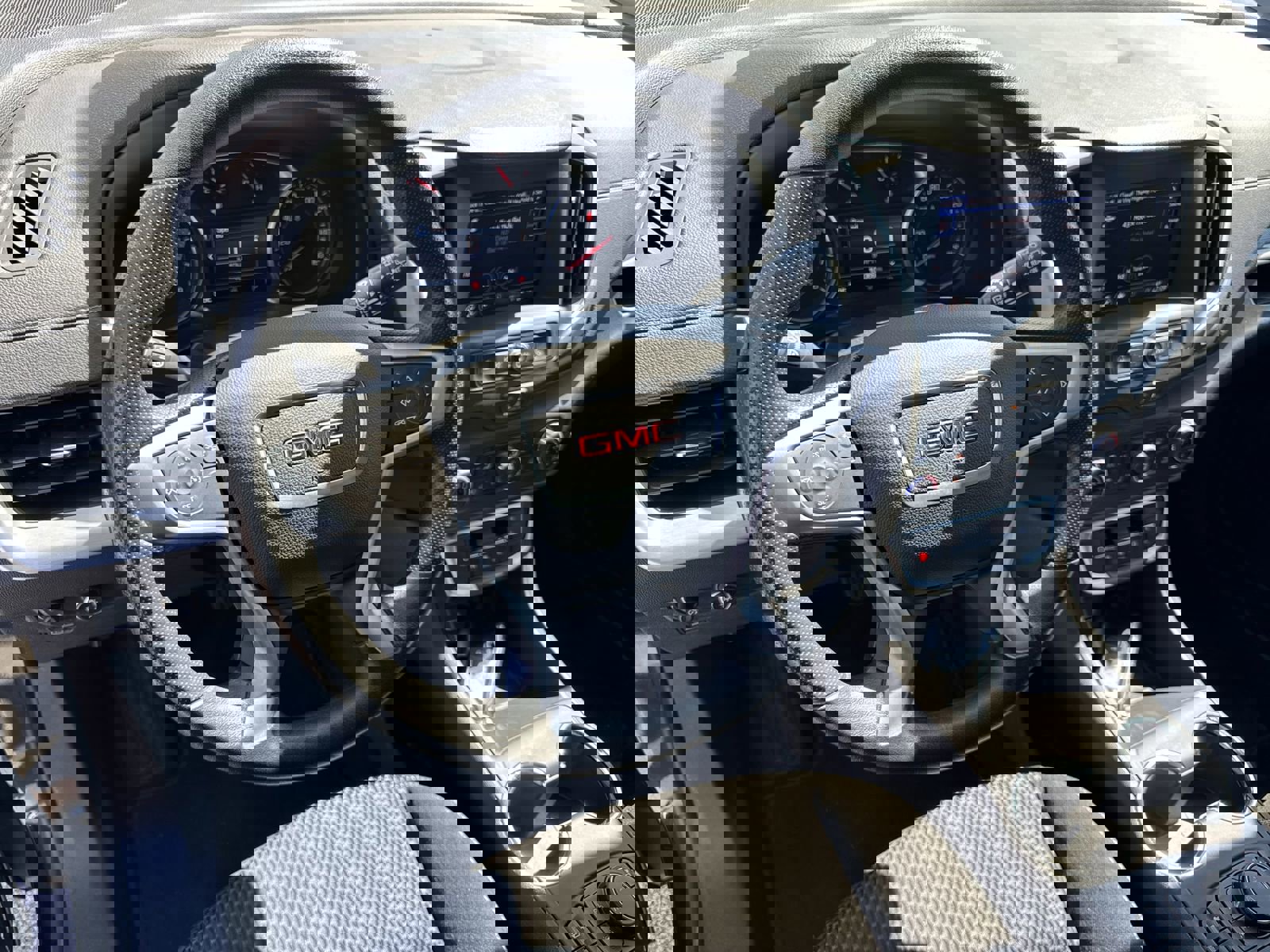 Certified 2024 GMC Terrain SLE w/ Driver Convenience Package image 18