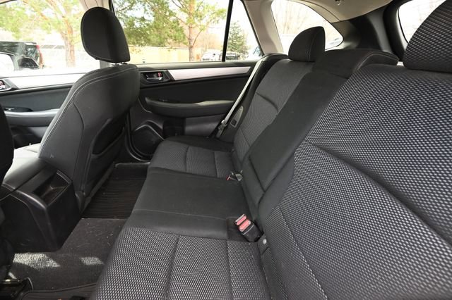 Used 2016 Subaru Outback 2.5i Premium image 9