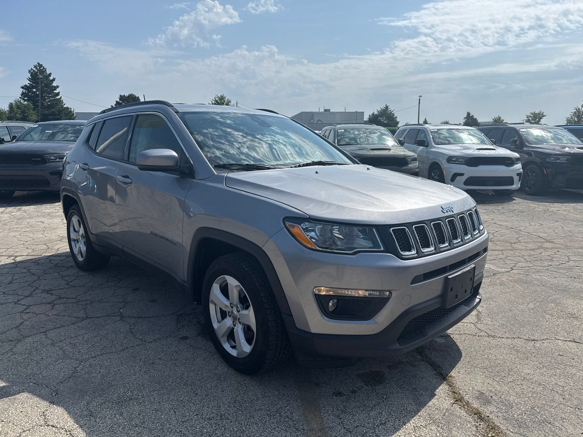Used 2018 Jeep Compass Latitude w/ Popular Equipment Group FWD image 4