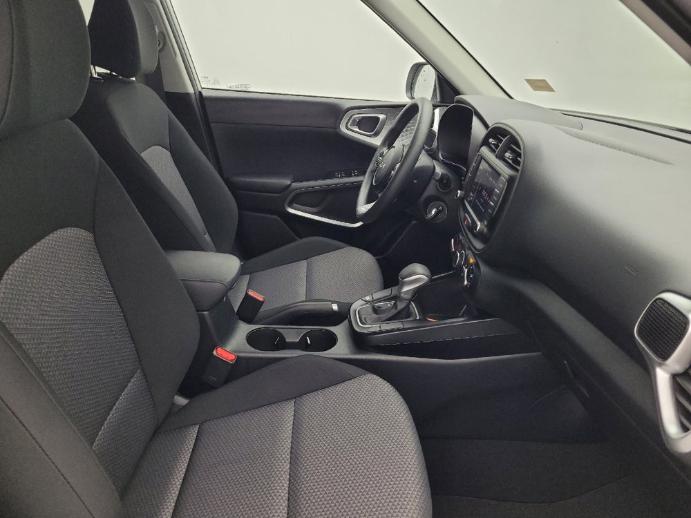 Used 2025 Kia Soul S image 21