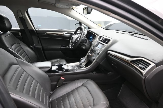 Used 2014 Ford Fusion SE w/ Equipment Group 202A FWD image 12