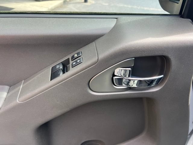 Used 2019 Nissan Frontier SV AWD/4WD image 6