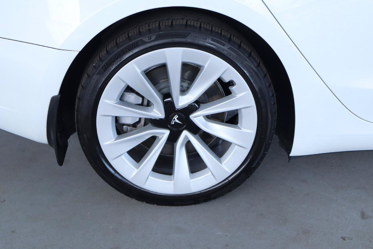 Used 2023 Tesla Model 3 Standard Range RWD image 4