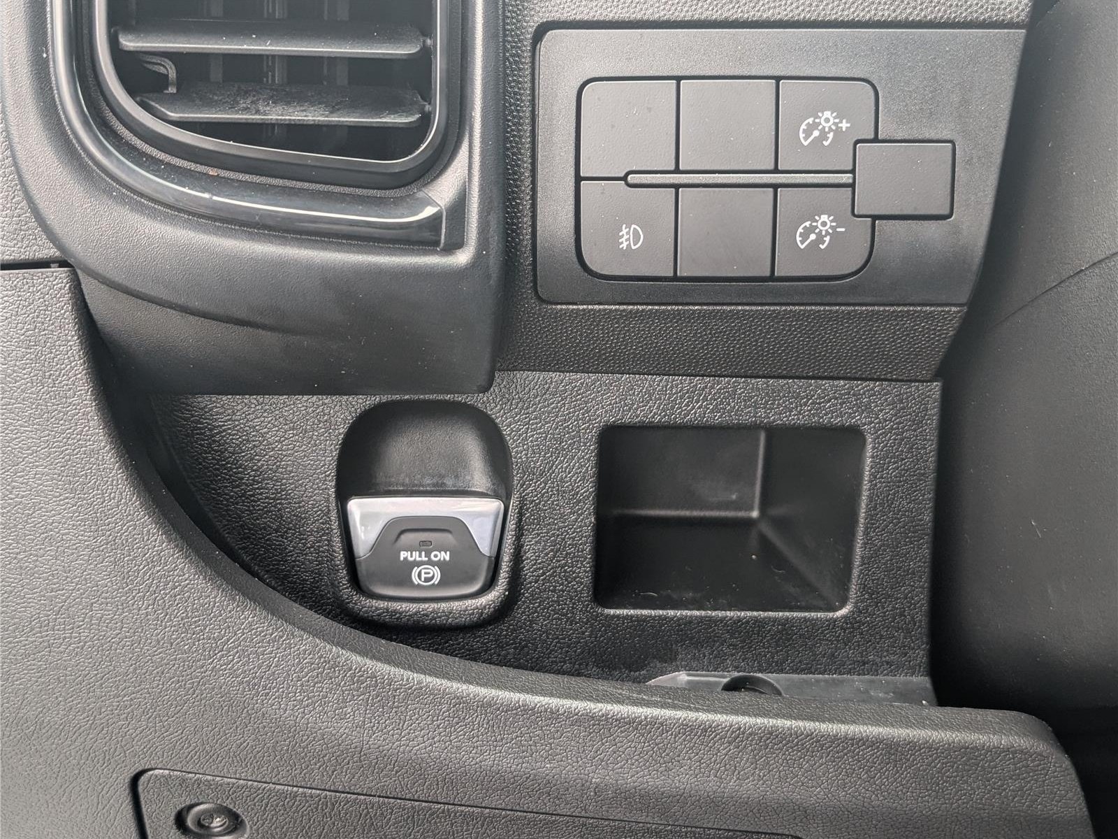 Used 2025 RAM ProMaster 2500 w/ Convenience Group FWD image 18