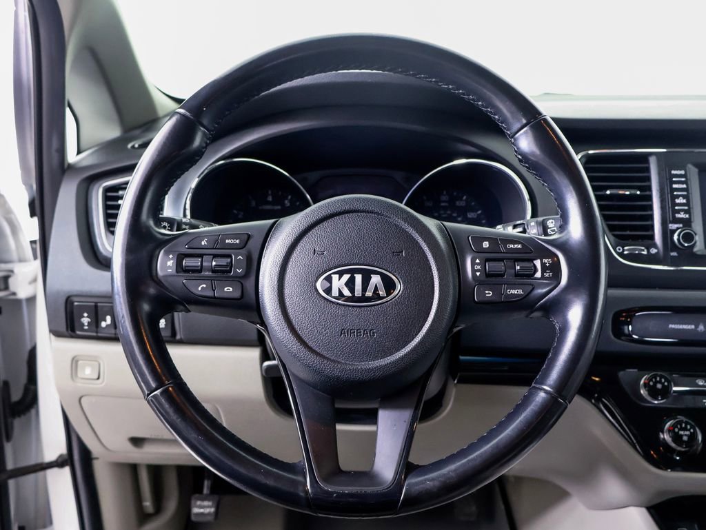 Used 2021 Kia Sedona EX image 3
