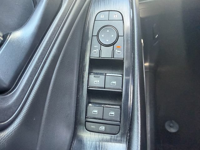 Used 2024 Nissan Rogue S FWD image 32