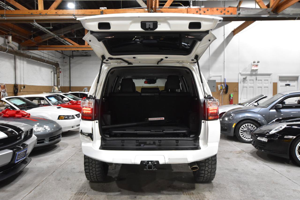 Used 2021 Toyota 4Runner Venture w/ Moonroof Package AWD/4WD image 60