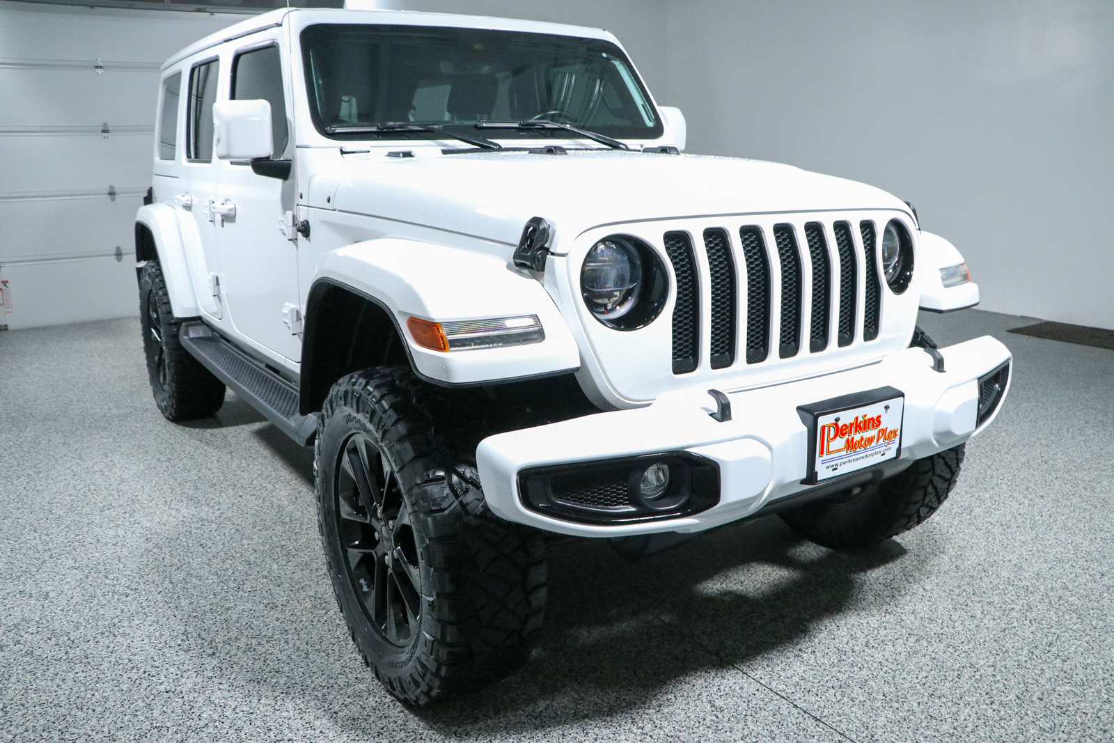 Used 2023 Jeep Wrangler Unlimited Sahara AWD/4WD image 6