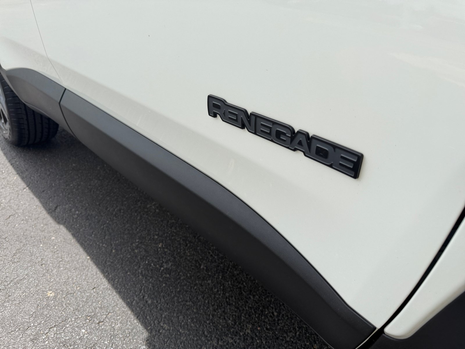 Used 2023 Jeep Renegade Altitude AWD/4WD image 24