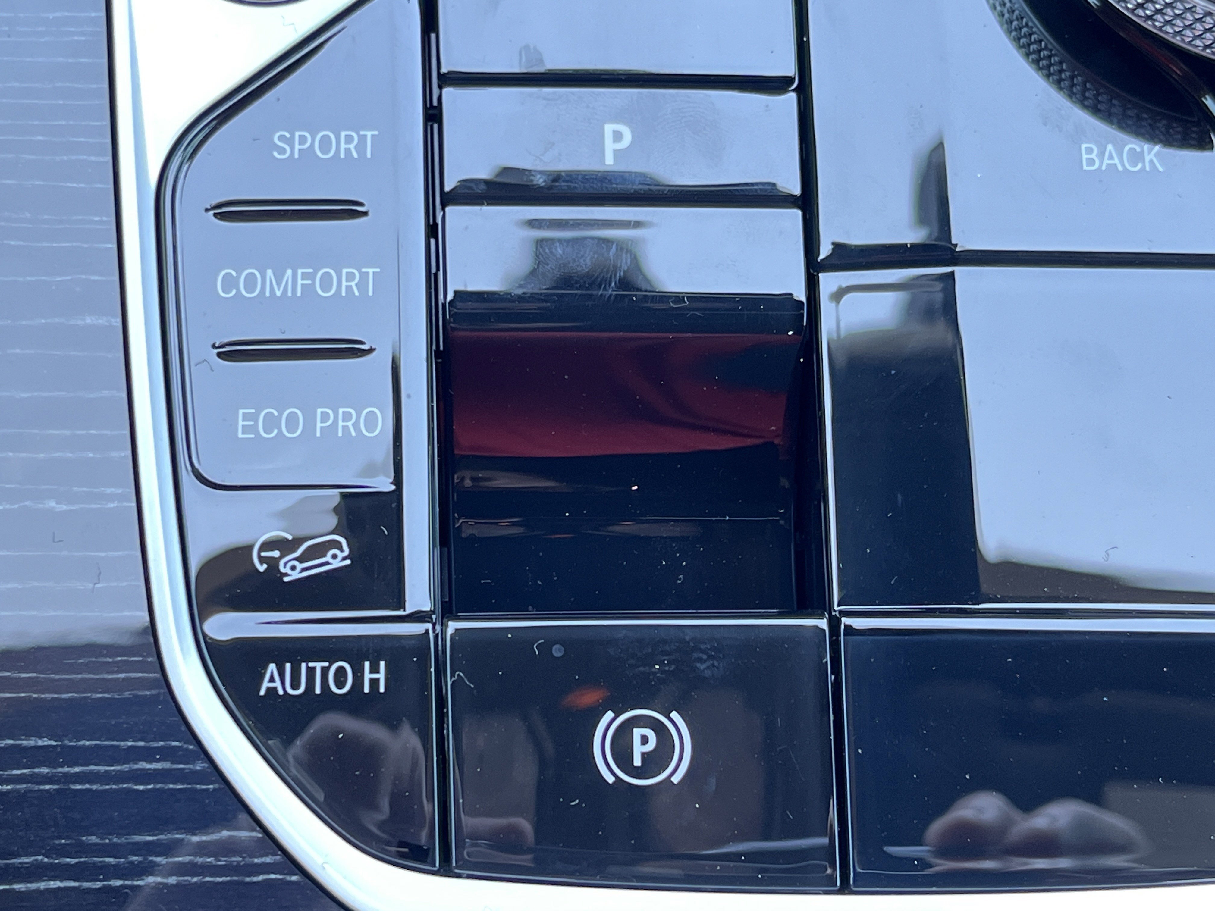 New 2026 BMW X5 xDrive40i w/ M Sport Package AWD/4WD image 9