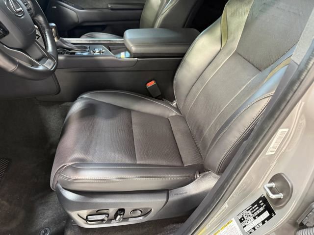 Used 2024 Lexus GX 550 image 24