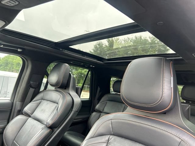 Used 2025 Lincoln Navigator Black Label AWD/4WD image 10