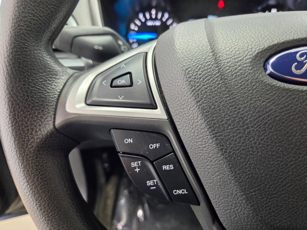 Used 2015 Ford Fusion SE FWD image 26