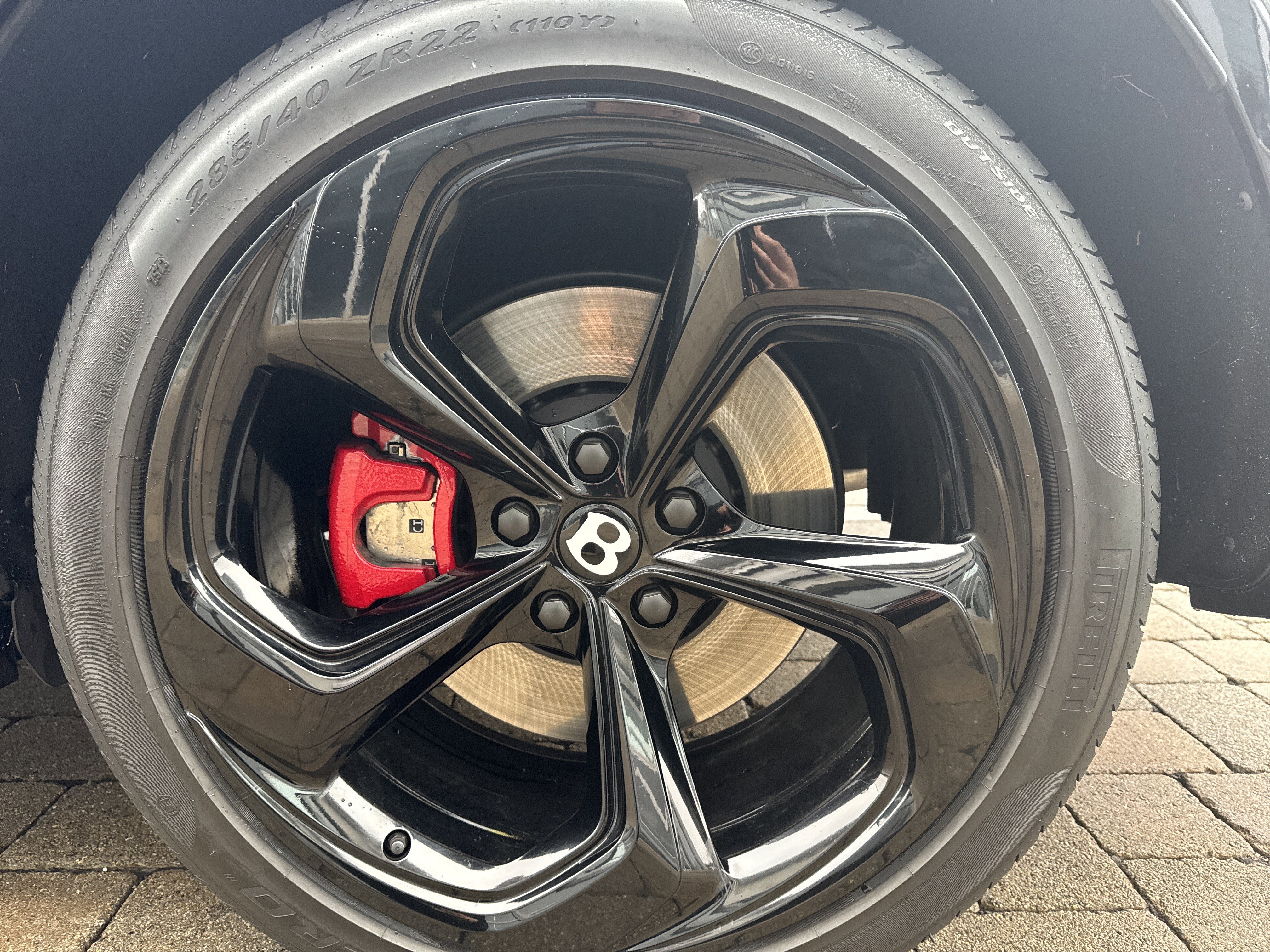 Used 2022 Bentley Bentayga image 31