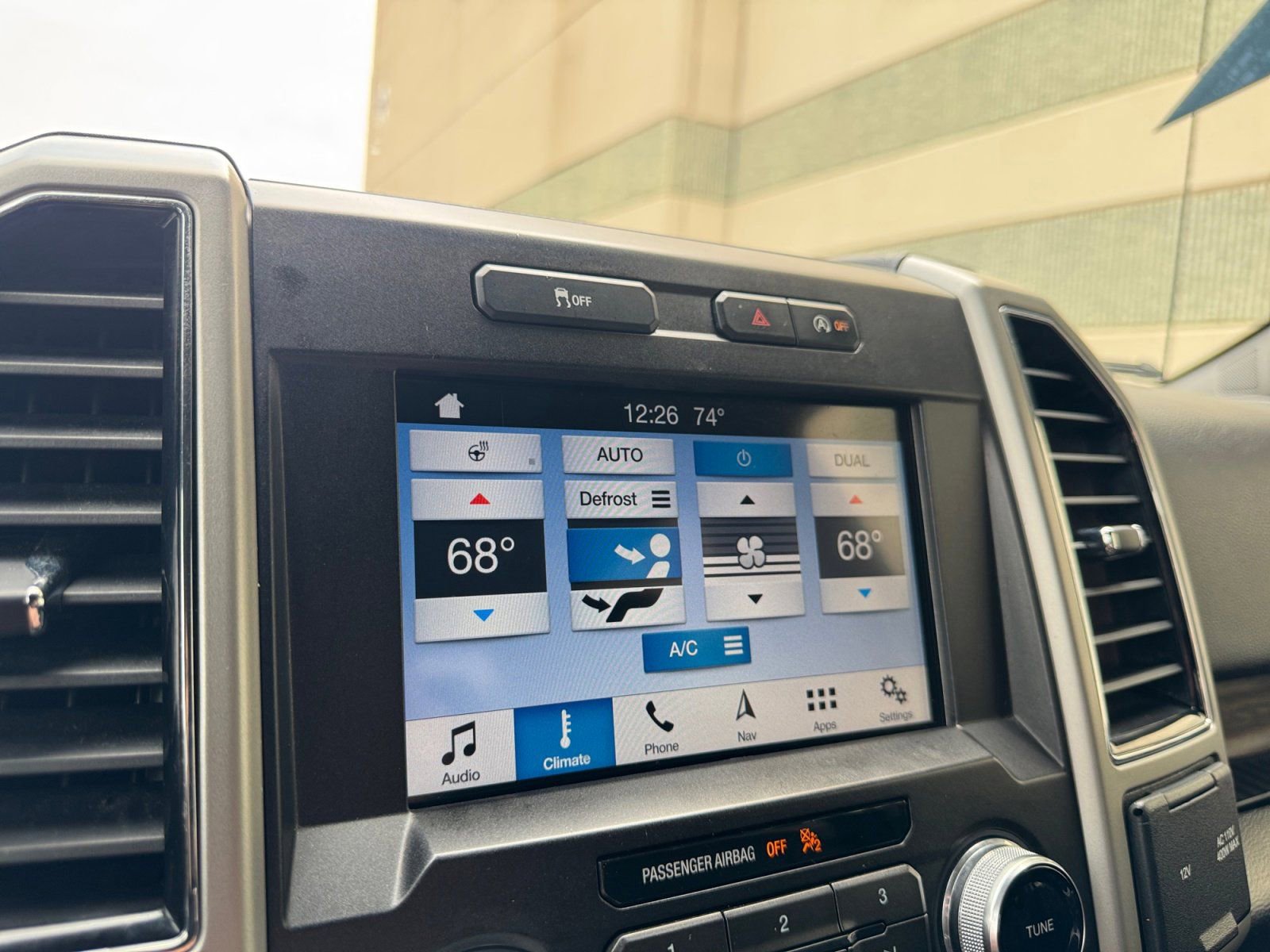 Used 2018 Ford F150 Lariat w/ Equipment Group 502A Luxury image 27