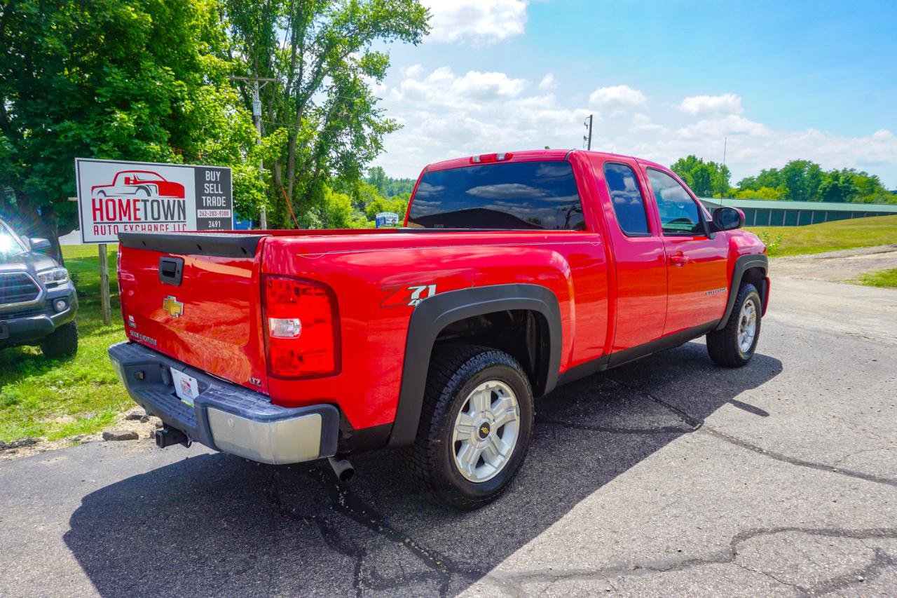 Used 2009 Chevrolet Silverado 1500 LTZ w/ Safety Package AWD/4WD image 3