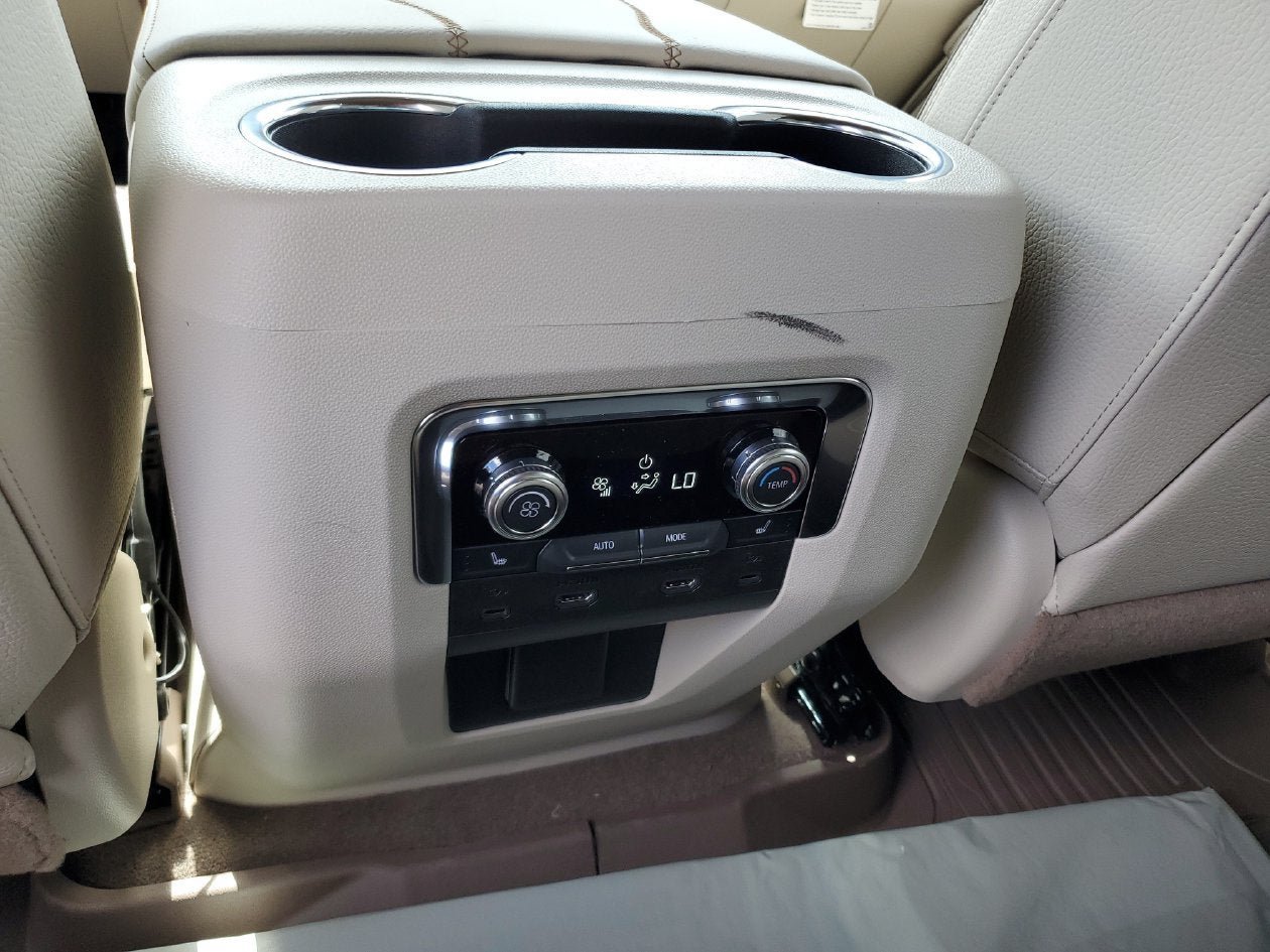 New 2027 GMC Yukon Denali w/ Denali Reserve Package AWD/4WD image 16