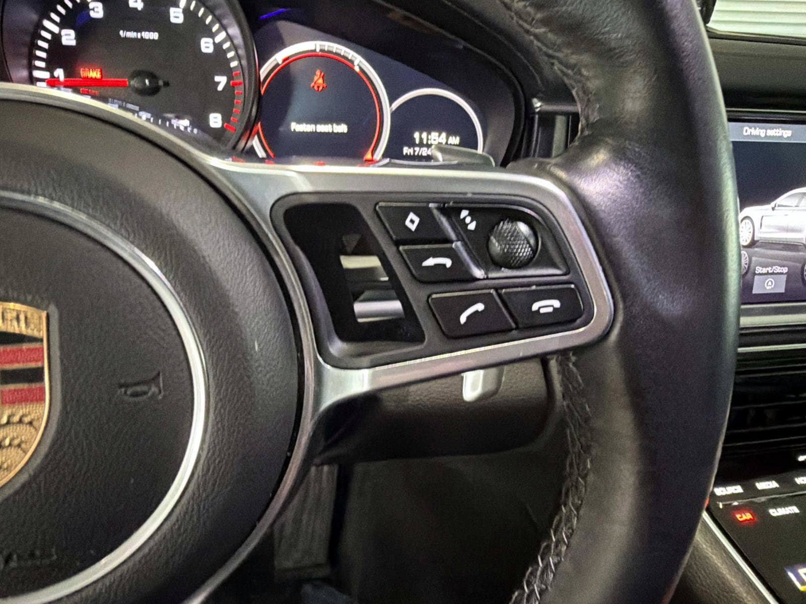 Used 2020 Porsche Panamera RWD image 25