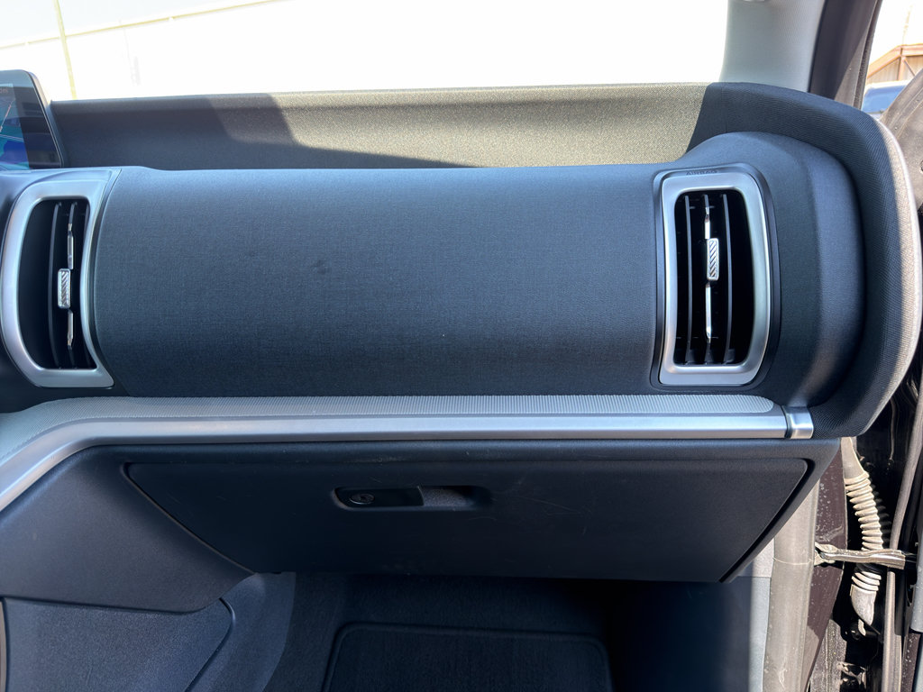 Used 2025 Ford Expedition Active AWD/4WD image 17