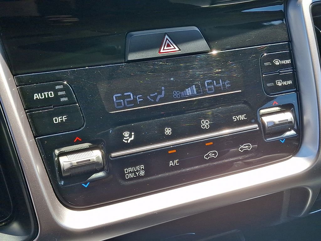 Certified 2022 Kia Sorento S AWD/4WD image 16