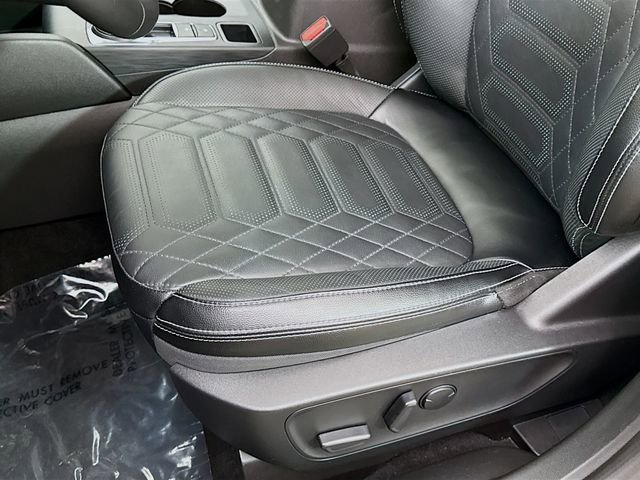 Used 2024 Ford Escape Platinum w/ Premium Technology Package image 20