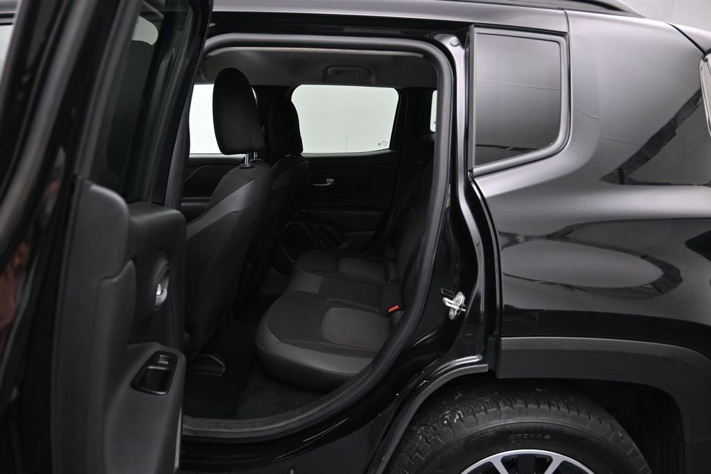 Used 2023 Jeep Renegade Latitude AWD/4WD image 22
