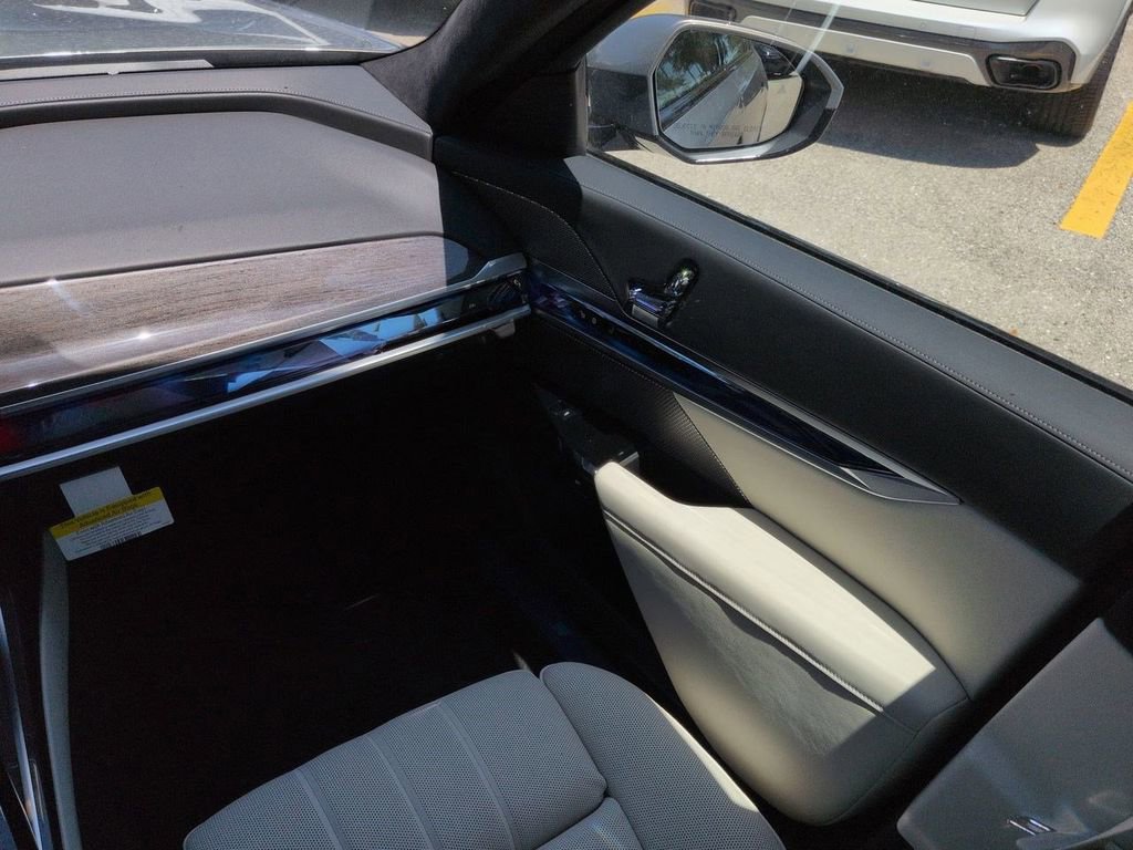 New 2026 BMW 760i xDrive w/ Executive Package AWD/4WD image 17